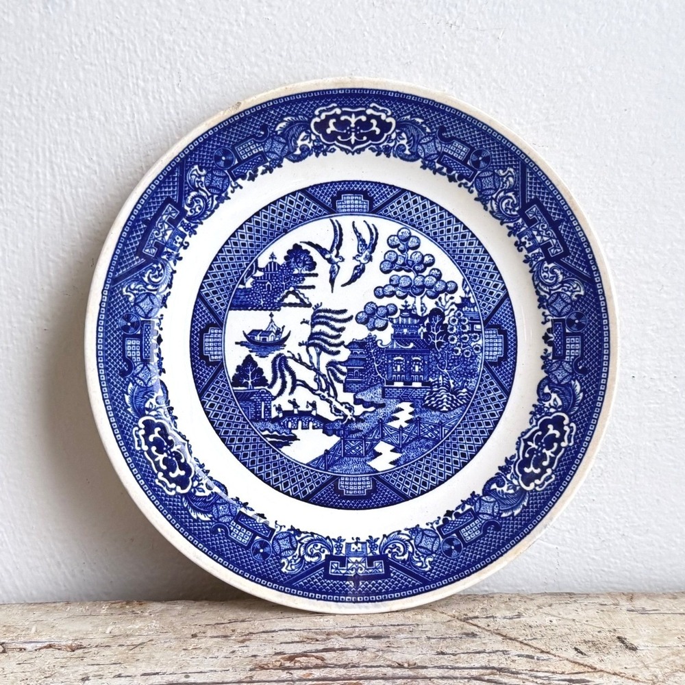Vintage Blue Willow Transferware Plate Blue White Chinoiserie 9.25" CSGE